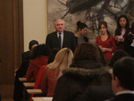 2013թ. դասընթացի դիմորդները հանձնում են գրավոր քննությու